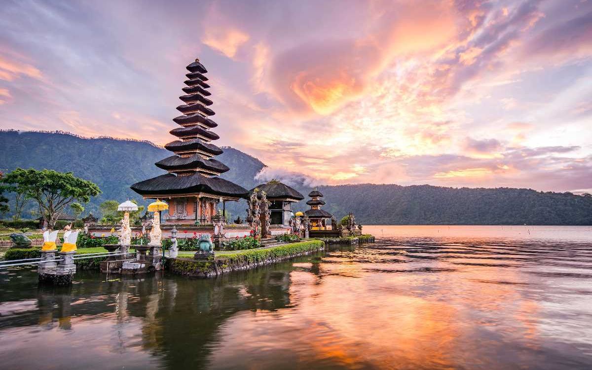 ALL INCLUSIVE GRAND MALAYSIA & INDONESIA W/SINGAPORE AND BALI STAY